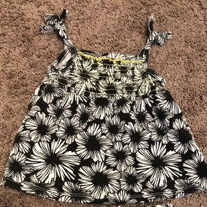 Two piece tank and shorts outfit (12 mos)